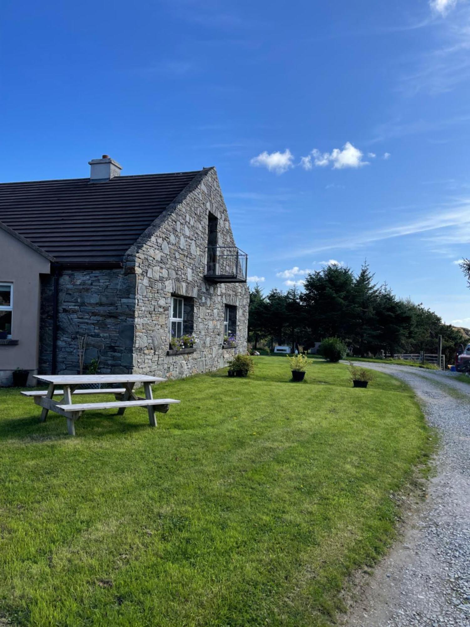 Shanakeever Farm - 3 Bedroom Apartment Clifden Exterior photo